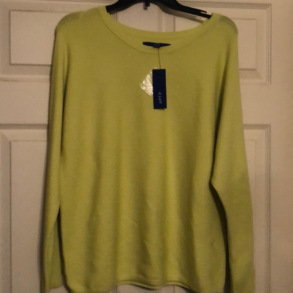 Apt 9 Lime top